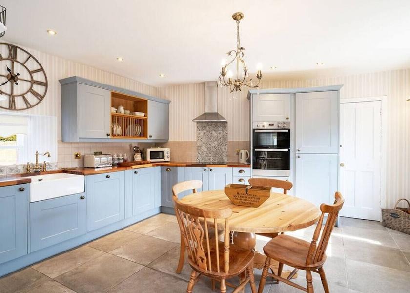 Scotland kirriemuir Room