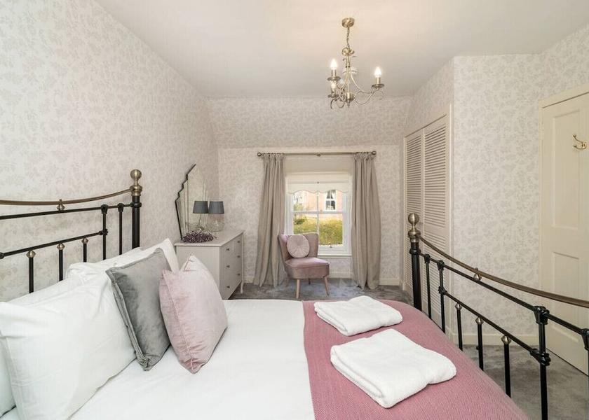 Scotland kirriemuir Room