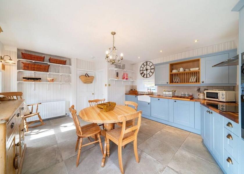 Scotland kirriemuir Room