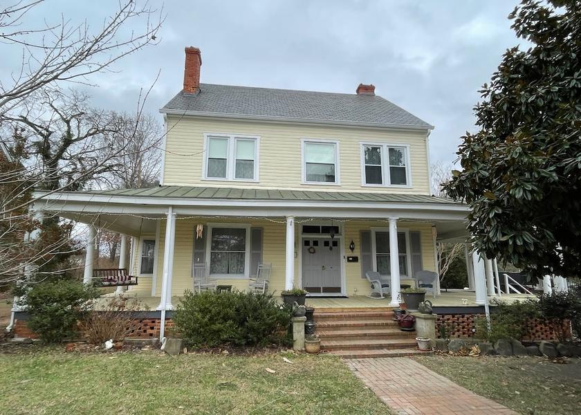 Virginia blackstone Exterior Detail