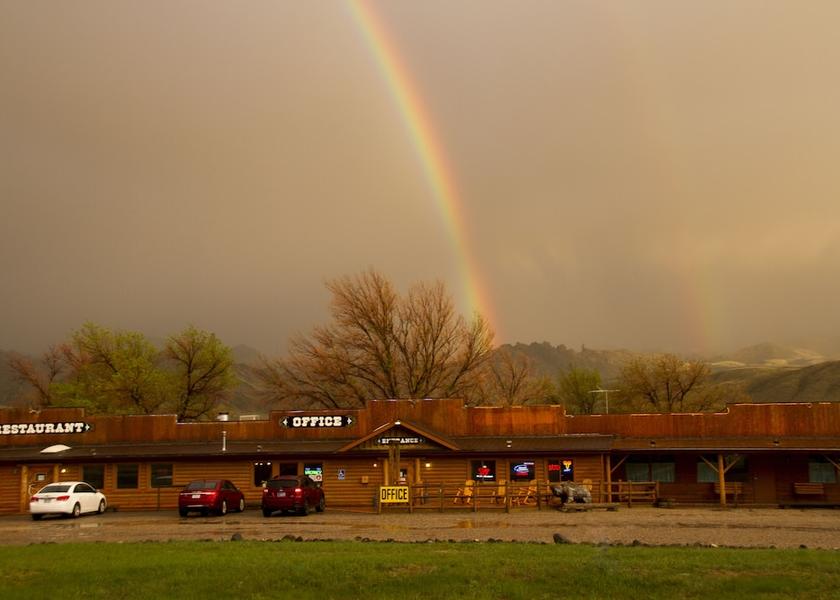 Wyoming wapiti Facade