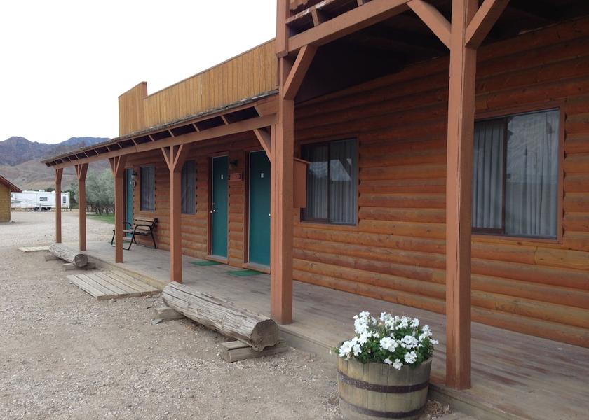 Wyoming wapiti Porch