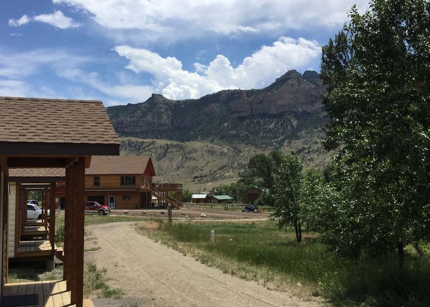 Wyoming wapiti Facade