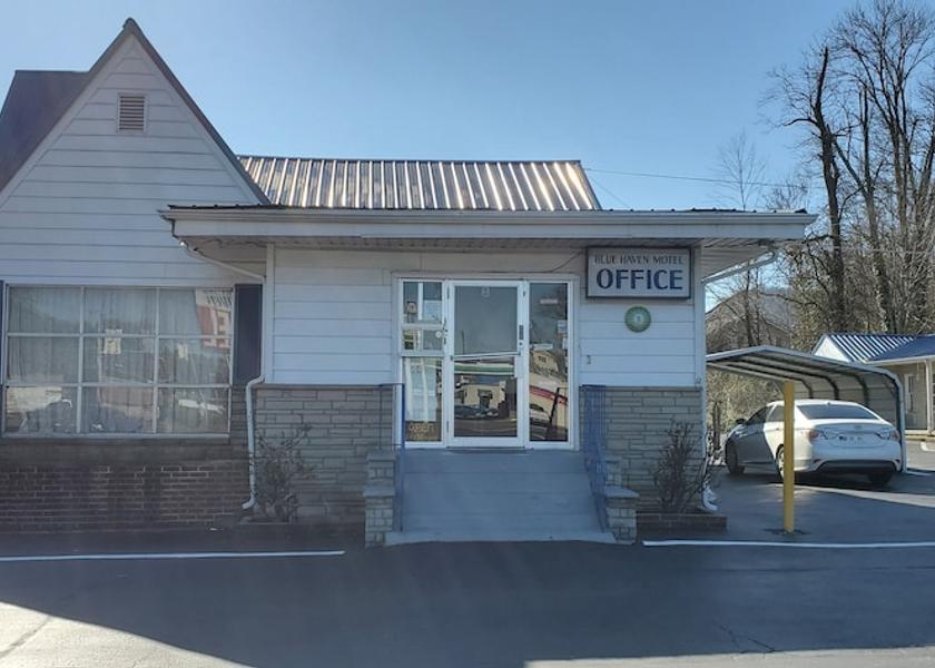 Tennessee rocky top Exterior Detail