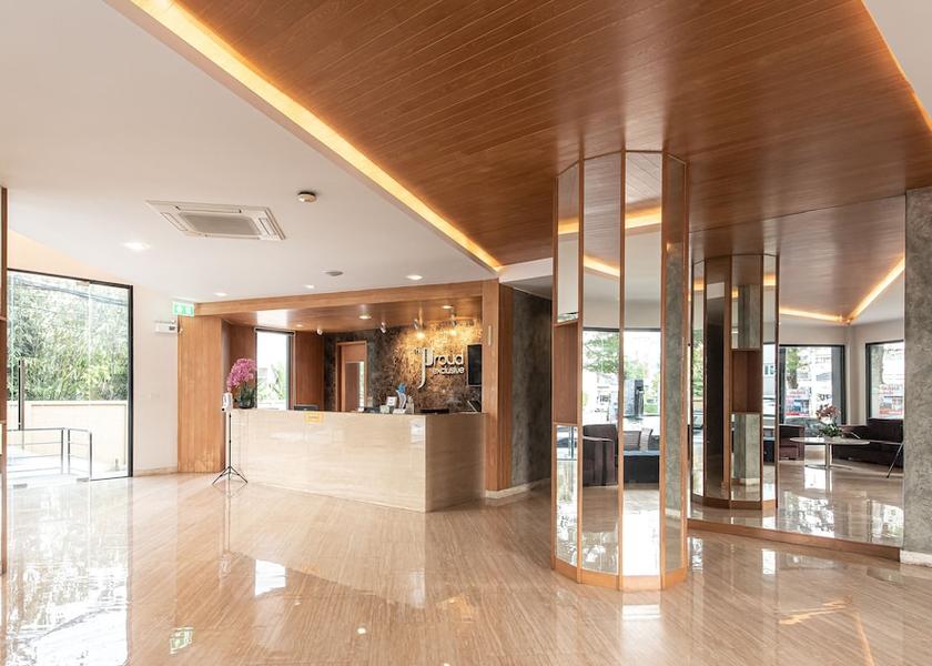 Nakhon Pathom nakhon pathom Reception