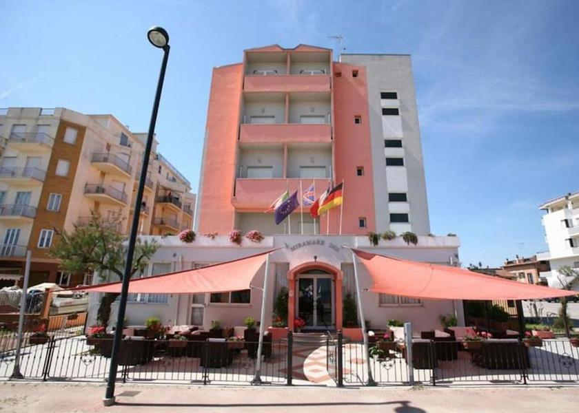 Marche mondolfo Facade