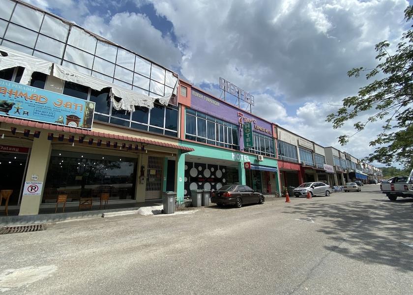 Johor ayer hitam Exterior Detail