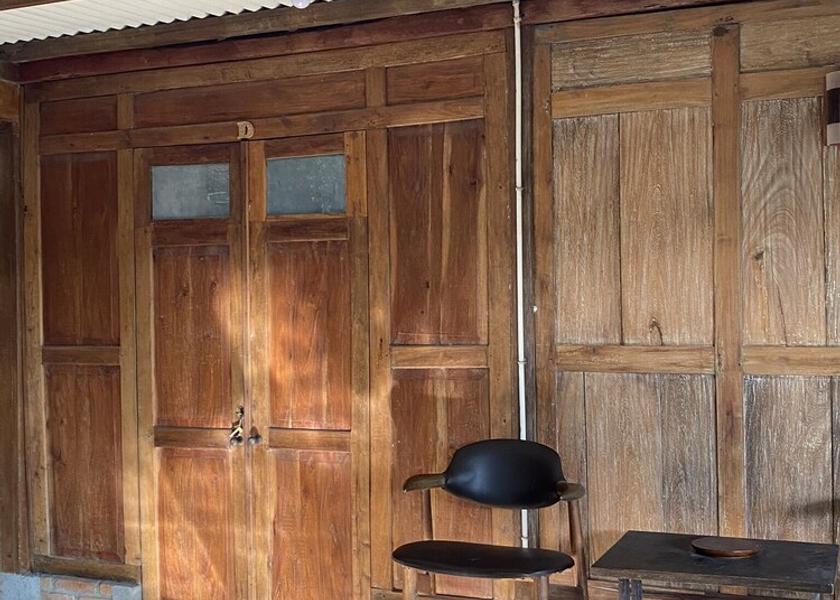  Bangunjiwo Exterior Detail