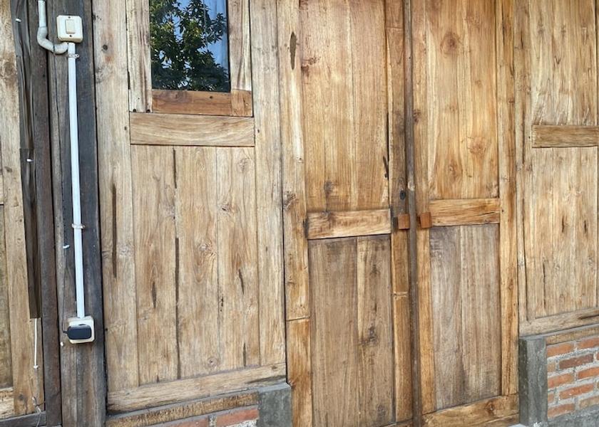  Bangunjiwo Exterior Detail