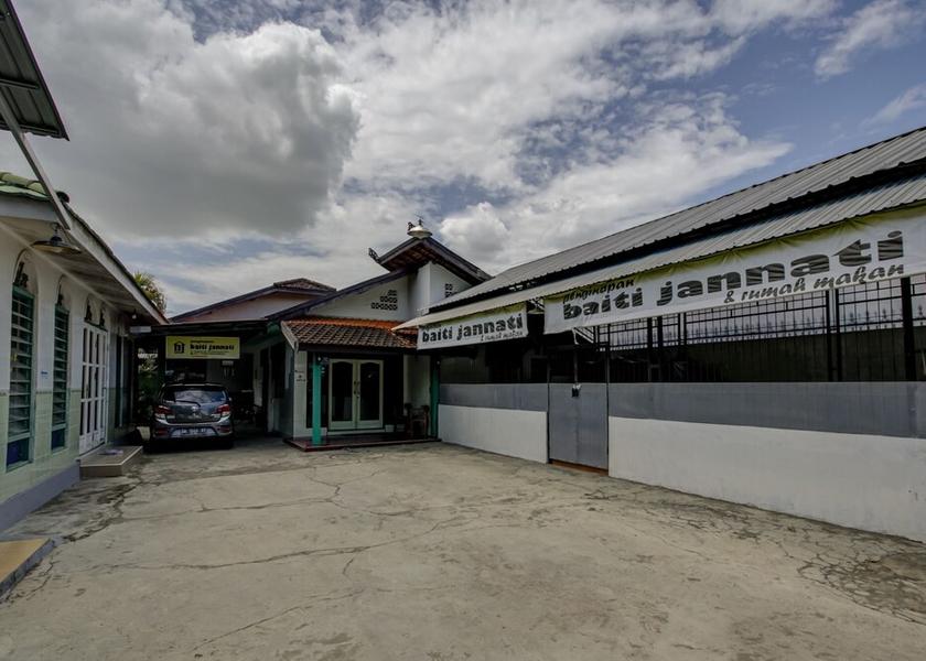  Banjarbaru Exterior Detail