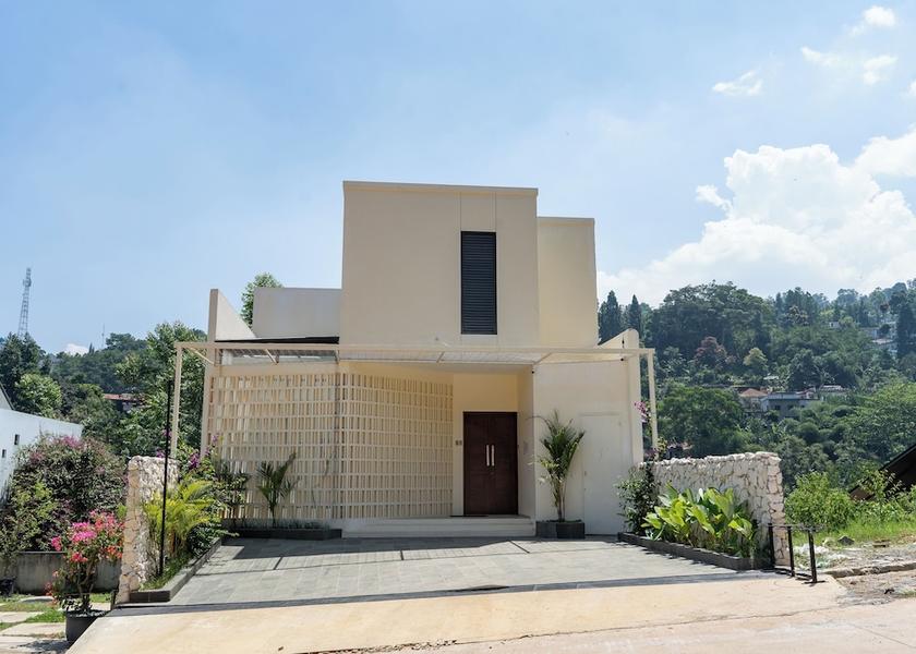 West Java Cimenyan Parking