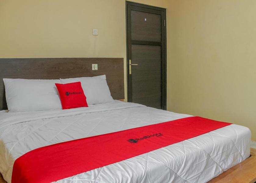West Java Cikampek RedDoorz Room