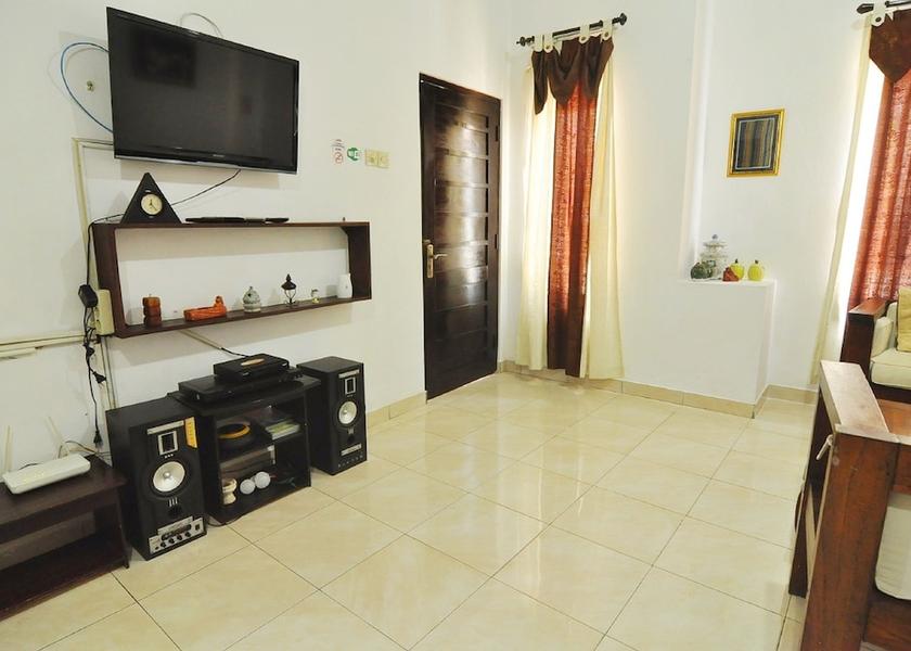  Ngaglik Interior Entrance