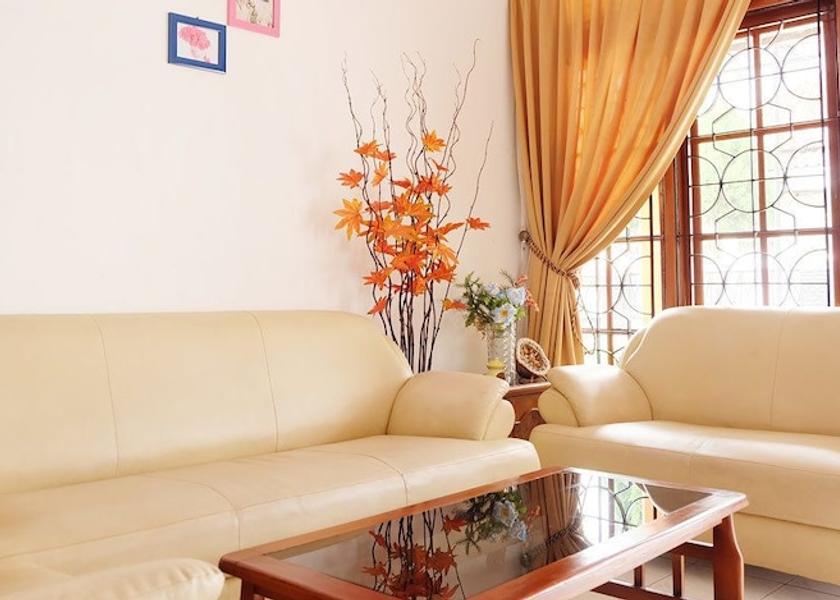  Ngaglik Interior Entrance