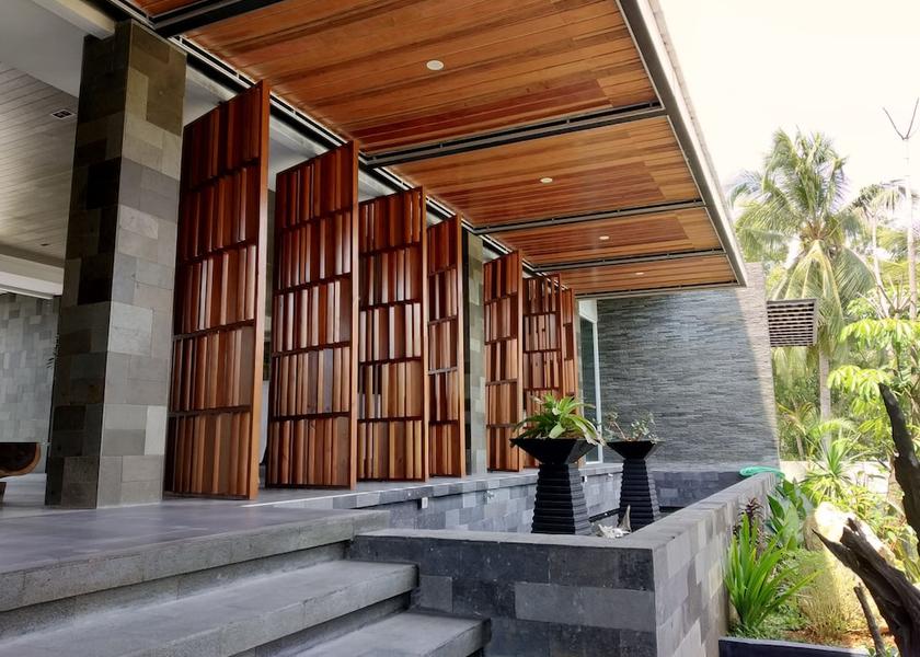 Bangka-Belitung Tanjung Pandan Exterior Detail