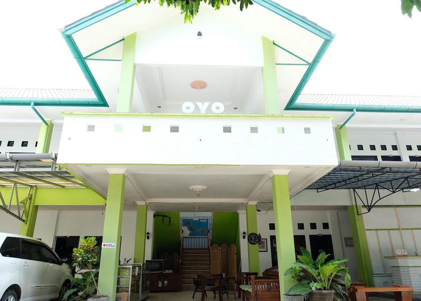 Bangka-Belitung Tanjung Pandan Exterior Detail
