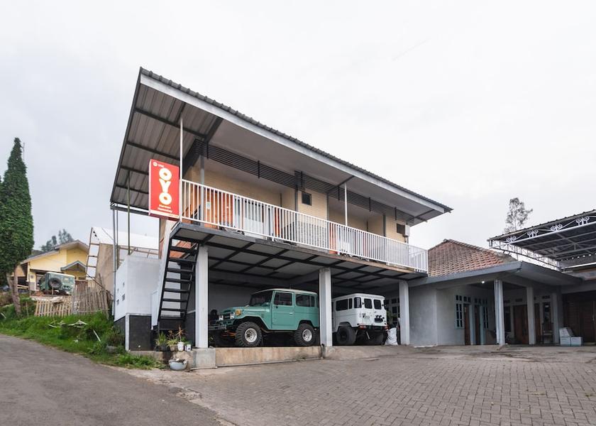 East Java Wonokitri Exterior Detail