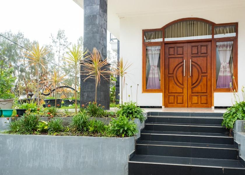 East Java Wonokitri Entrance