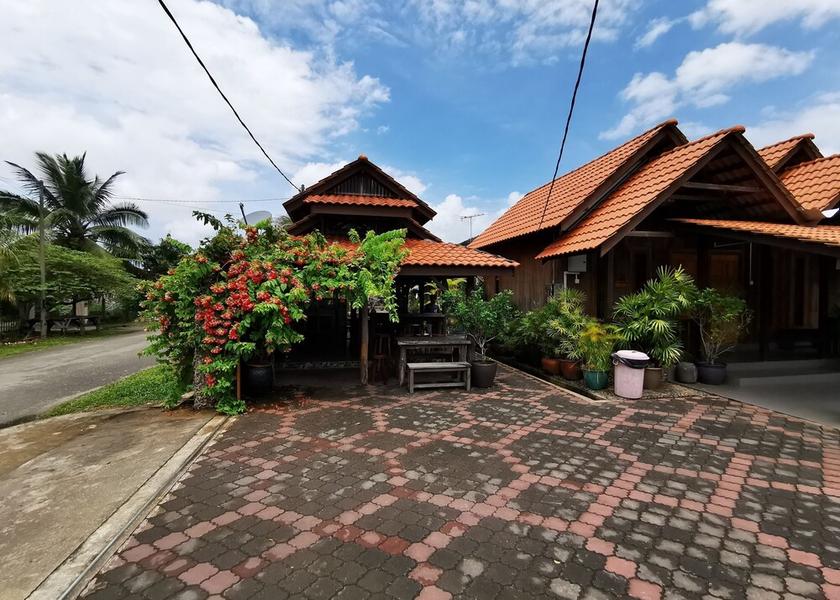 Pahang Chukai Exterior Detail