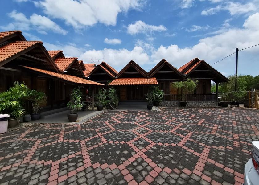 Pahang Chukai Exterior Detail