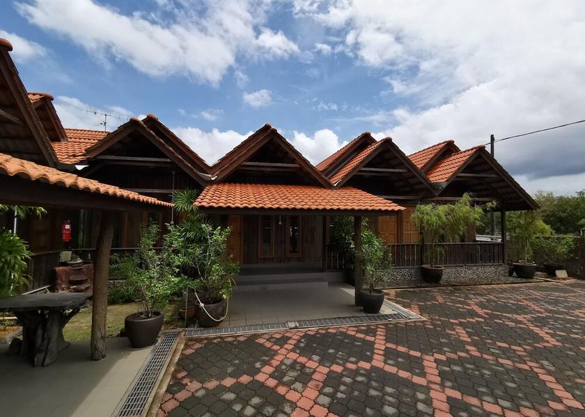 Pahang Chukai Exterior Detail