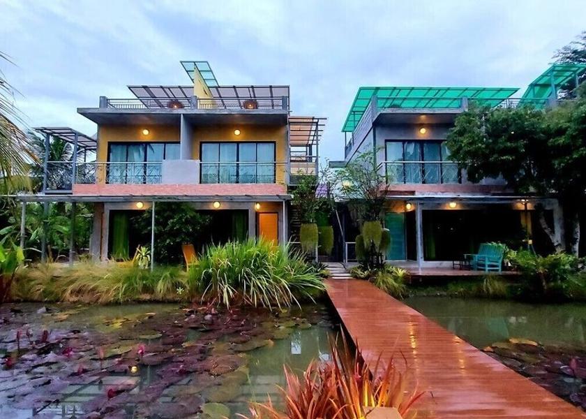 Samut Songkhram Bang Khonthi Facade