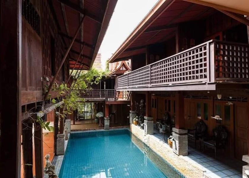 Bangkok Bang Kruai Interior Entrance