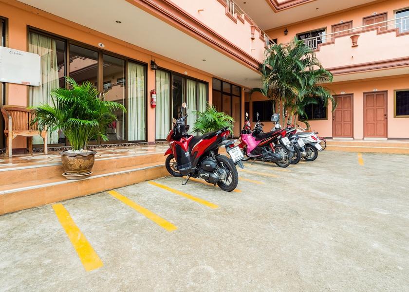 Chonburi Chonburi Parking