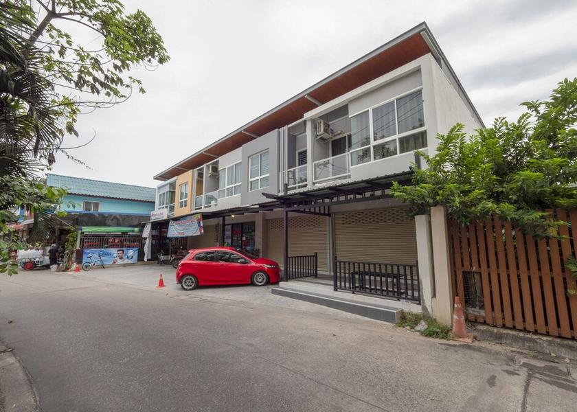 Chonburi Chonburi Exterior Detail