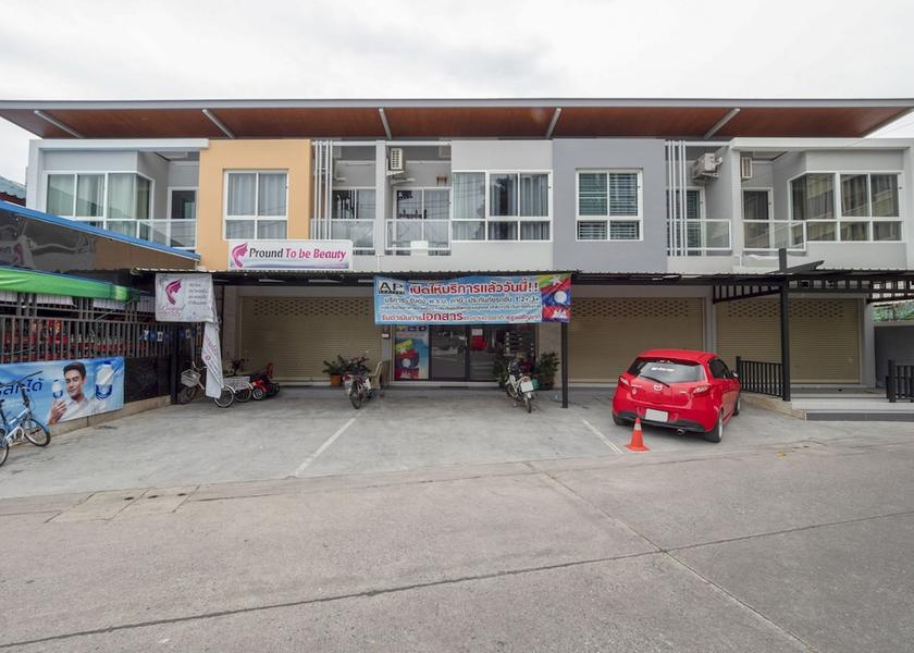 Chonburi Chonburi Exterior Detail