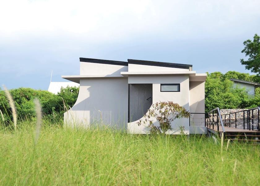 Chonburi Ko Sichang Exterior Detail