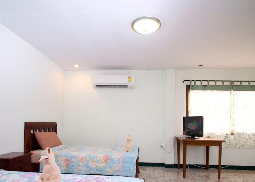 Chonburi Ko Sichang Room