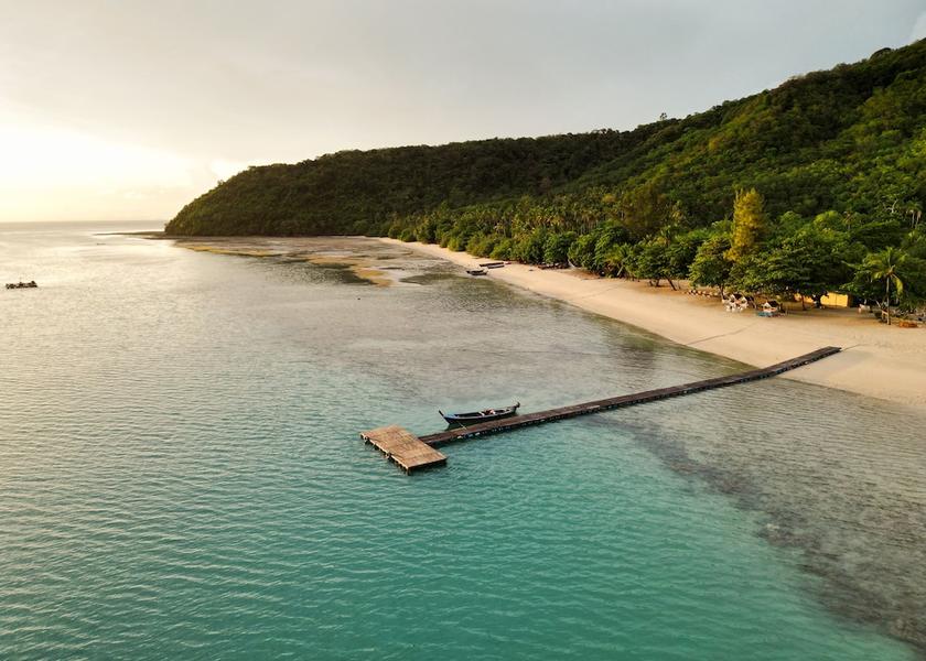 Phuket Koh Lon Facade