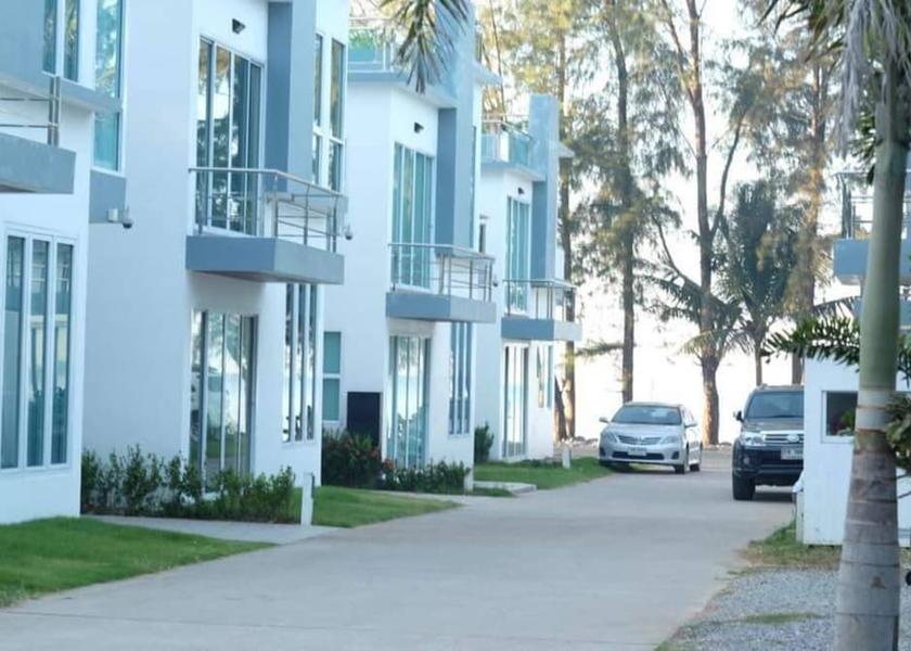 Chanthaburi Province Na Yai Am Front of property