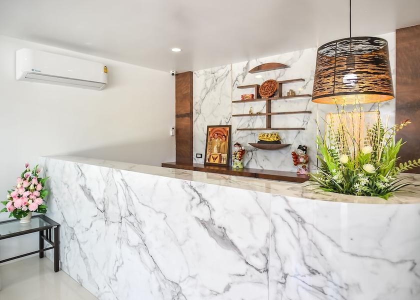 Phuket Province Pa Klok Lobby