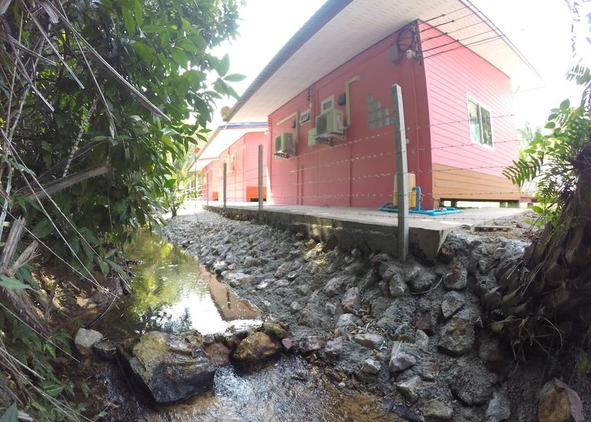 Chumphon Pathio Exterior Detail