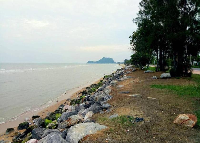 Prachuap Khiri Khan Pranburi Beach
