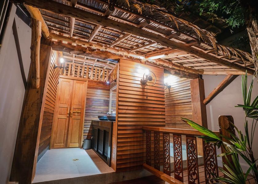 Phuket Ratsada Interior Entrance