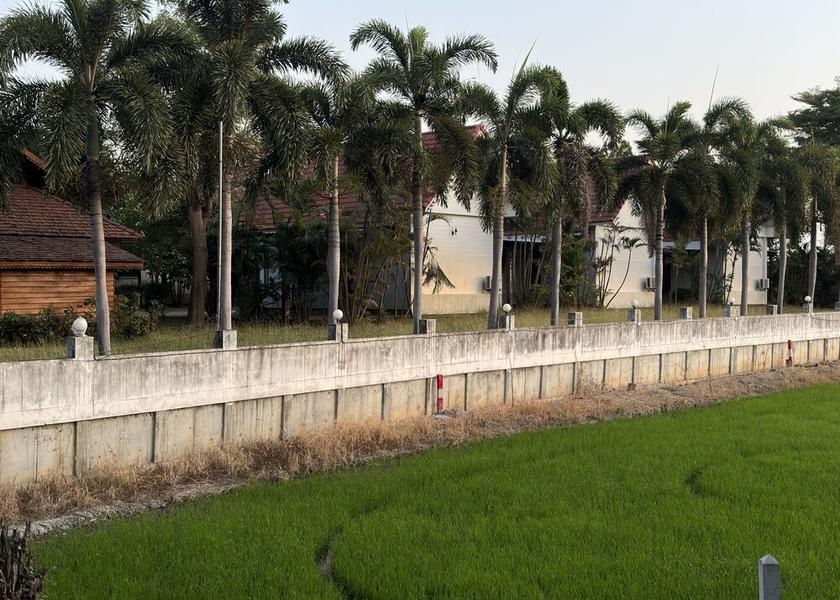 Suphan Buri Si Prachan Facade