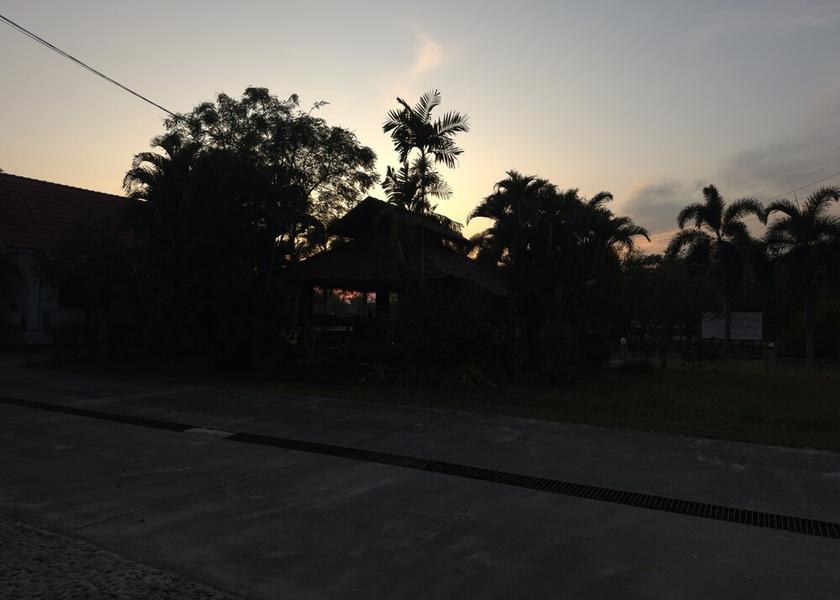 Suphan Buri Si Prachan Exterior Detail