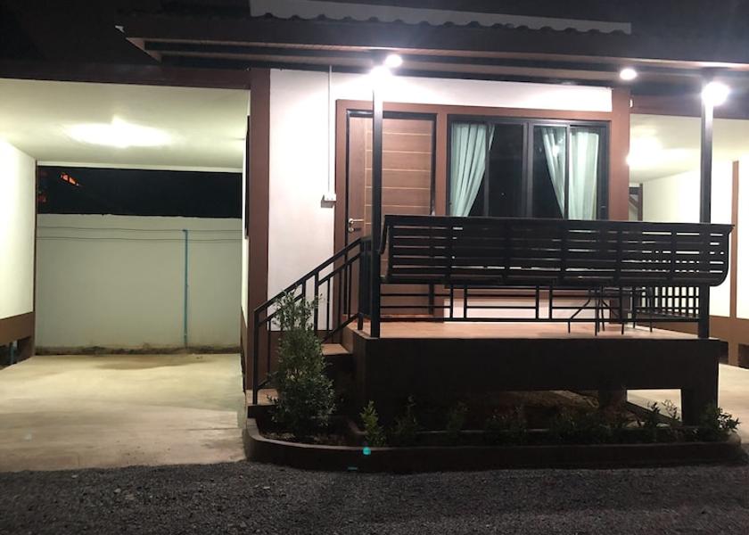 Phuket Si Sunthon Facade