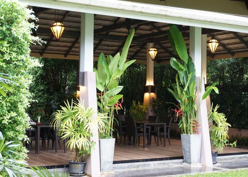 Phuket Thep Kasattri Interior Entrance