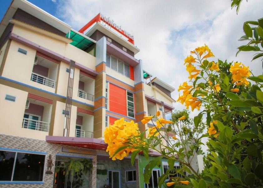 Nakhon Ratchasima Sung Noen Facade
