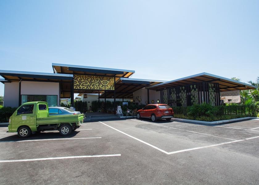 Phuket Wichit Parking