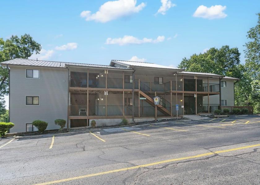 Missouri Branson West Exterior Detail