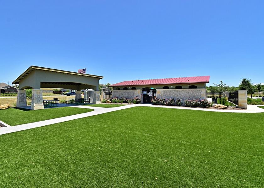 Texas Del Valle Exterior Detail
