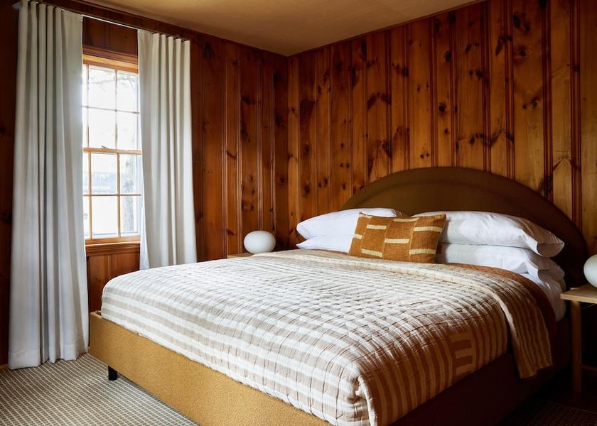 Massachusetts Dennis Port Room