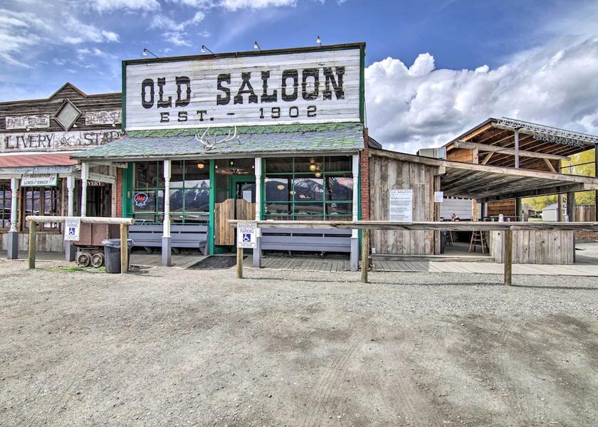 Montana Emigrant Interior Entrance