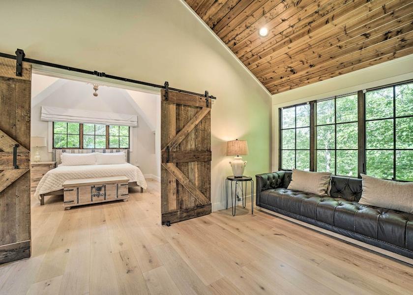 North Carolina Glenville Interior Entrance