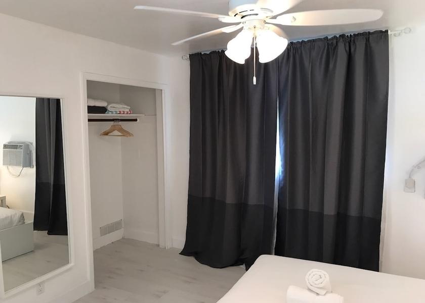 Florida Hallandale Beach Interior Entrance